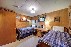 Waterfront Newport Vacation Rental on Sacheen Lake