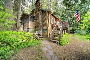 Waterfront Newport Vacation Rental on Sacheen Lake