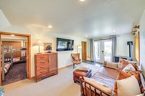 ~ 10 Mi to Newport: Pend Oreille Riverfront Cabin