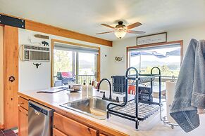 ~ 10 Mi to Newport: Pend Oreille Riverfront Cabin