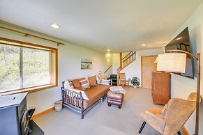 ~ 10 Mi to Newport: Pend Oreille Riverfront Cabin