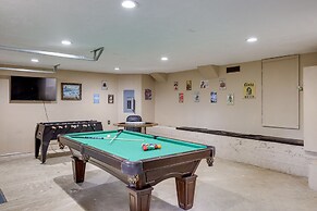 Mi-wuk Village Vacation Rental w/ Multi-level Deck