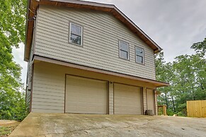 Mountain Retreat w/ Fire Pit in Flat Rock!