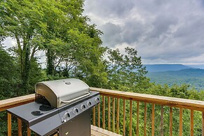 Mountain Retreat w/ Fire Pit in Flat Rock!