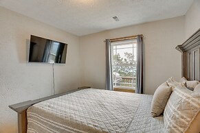 Mountain Retreat w/ Fire Pit in Flat Rock!