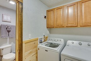 Mountain Retreat w/ Fire Pit in Flat Rock!