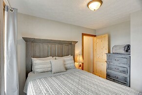 Mountain Retreat w/ Fire Pit in Flat Rock!