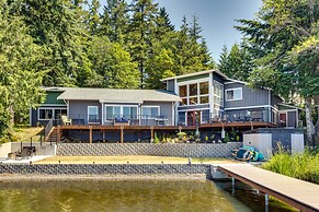 Gorgeous Long Lake Home w/ Dock, Kayak, SUP & More