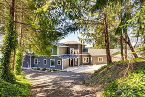 Gorgeous Long Lake Home w/ Dock, Kayak, SUP & More