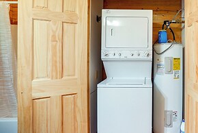 Kilgore Gem: Pet-friendly Cabin w/ Duck Pond!
