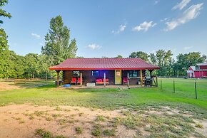 Kilgore Gem: Pet-friendly Cabin w/ Duck Pond!