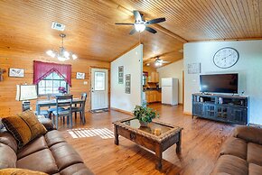 Kilgore Gem: Pet-friendly Cabin w/ Duck Pond!