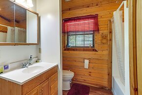 Kilgore Gem: Pet-friendly Cabin w/ Duck Pond!