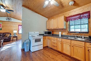 Kilgore Gem: Pet-friendly Cabin w/ Duck Pond!