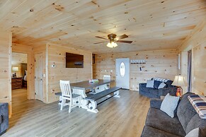 Mtn-view Gem: Flat Rock Retreat w/ Deck & Grill!