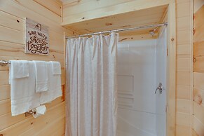 Mtn-view Gem: Flat Rock Retreat w/ Deck & Grill!