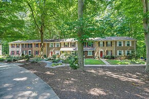 Roomy Columbia Retreat ~ 17 Mi to Dtwn Baltimore