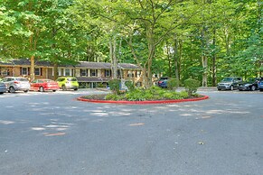 Roomy Columbia Retreat ~ 17 Mi to Dtwn Baltimore