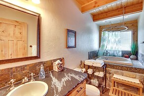 Luxury Mtn Cabin w/ Sweeping Cle Elum Lake Views!