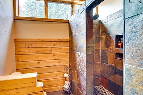 Luxury Mtn Cabin w/ Sweeping Cle Elum Lake Views!