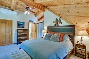 Lake Almanor Cabin w/ Deck & Beach Access