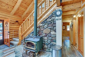 Lake Almanor Cabin w/ Deck & Beach Access