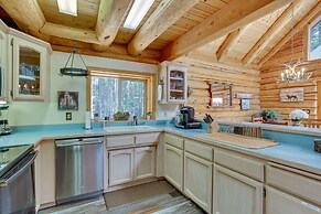 Lake Almanor Cabin w/ Deck & Beach Access