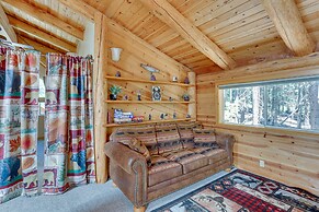 Lake Almanor Cabin w/ Deck & Beach Access