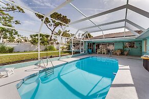 Breezy Englewood Condo w/ Community Pool!
