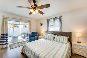 Breezy Englewood Condo w/ Community Pool!