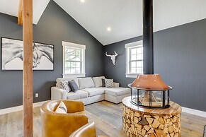 Orangeville Vacation Rental w/ On-site Creek!