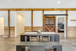 Orangeville Vacation Rental w/ On-site Creek!