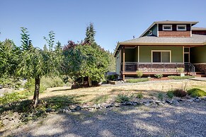 Modern Bellingham Retreat Near Galbraith Mountain!