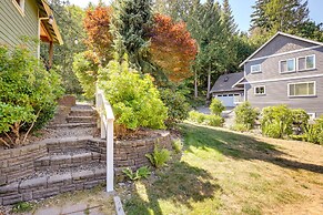 Modern Bellingham Retreat Near Galbraith Mountain!