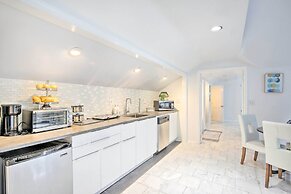 Elegant Connecticut Home: Fireplaces, Pet Friendly