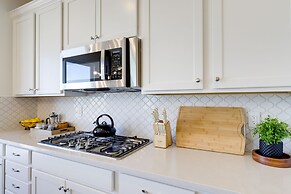 Modern Lake Point Home - 1 Mi to Great Salt Lake!