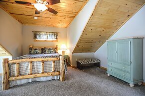 Lakefront Wisconsin Cabin: Dock, Walk to Beach!