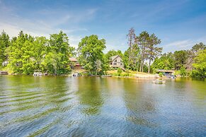 Lakefront Wisconsin Cabin: Dock, Walk to Beach!