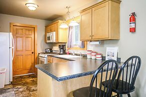 Lakefront Wisconsin Cabin: Dock, Walk to Beach!