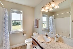 Kid-friendly Pasco Farmhouse w/ Playset, Game Room