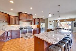 Kid-friendly Pasco Farmhouse w/ Playset, Game Room