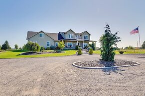 Kid-friendly Pasco Farmhouse w/ Playset, Game Room