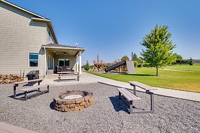 Kid-friendly Pasco Farmhouse w/ Playset, Game Room