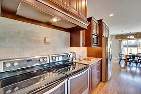 Kid-friendly Pasco Farmhouse w/ Playset, Game Room