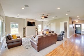 Kid-friendly Pasco Farmhouse w/ Playset, Game Room