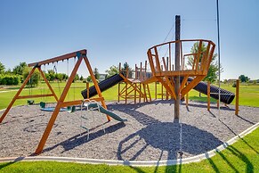 Kid-friendly Pasco Farmhouse w/ Playset, Game Room