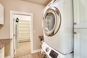 Kid-friendly Pasco Farmhouse w/ Playset, Game Room