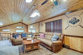 Lakefront Outing Home: Private Dock + Volleyball!