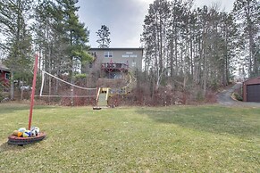 Lakefront Outing Home: Private Dock + Volleyball!