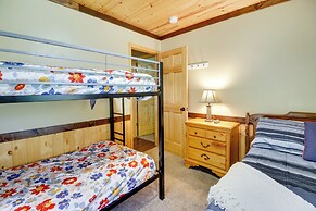 Lakefront Outing Home: Private Dock + Volleyball!